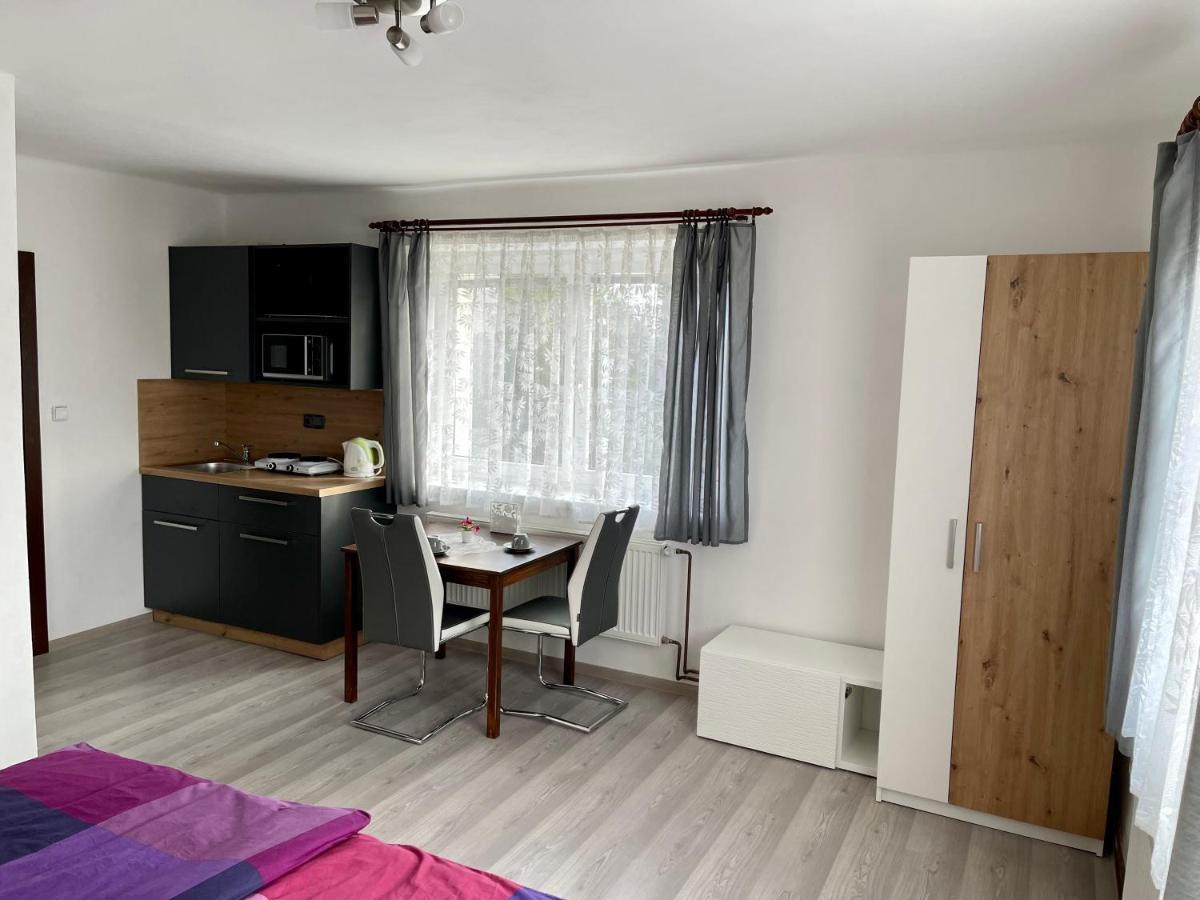 Apartmány Marjánka Jenisovice  Esterno foto